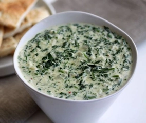 Yoğurtlu Ispanak Salatası Tarifi ve Malzemeleri